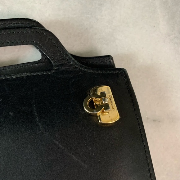 Vintage Salvatore Ferragamo Wanda Wallet - Picture 9 of 11